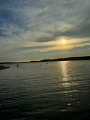 Obraz premium sunset over the lake