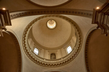 Obraz premium Interior view of the grand dome of Saint Peter’s Cathedral, Treviso, Italy