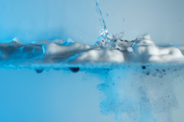 schaum farbe tropfen wasser blau