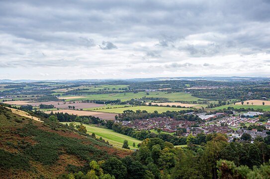 Landscape photography of valley Alva glen and town Alva, Scotland, pasture, agricultural, farmland, autumn; moody sky; panorama; environment, adventure, park