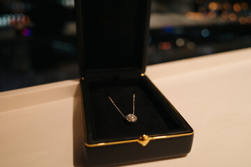 プロポーズのネックレス