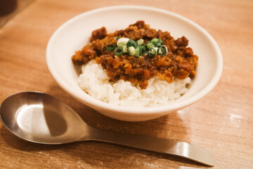台湾料理　肉燥飯