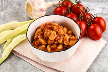 White baked bean in tomato sauce