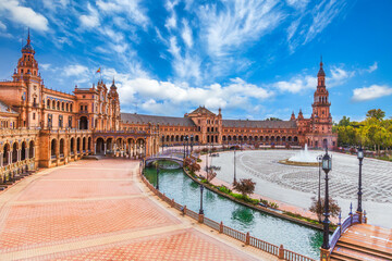 Fototapeta premium Aerial view of the famous Plaza de Espana on a sunny day, Seville, Andalucia, Spain