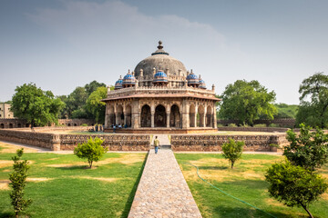 Obraz premium Tomb of Isa Khan on the site of Humayun’s Tomb in New Delhi, India