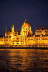 Obraz premium hungarian parliament at night