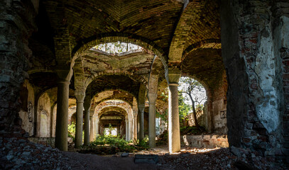 Fototapeta premium Klucznik k. Niemodlina- ruiny stajni