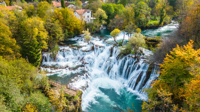 The Veliki Vodopad (Great Waterfall) at Martin Brod on the Una River is a mesmerizing natural landmark in Bosnia and Herzegovina. Known for its powerful cascades and lush surroundings, this waterfall 