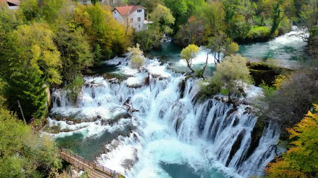 The Veliki Vodopad (Great Waterfall) at Martin Brod on the Una River is a mesmerizing natural landmark in Bosnia and Herzegovina. Known for its powerful cascades and lush surroundings, this waterfall 