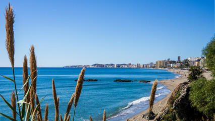 Fototapeta premium Panorámica de la ciudad costera de Fuengirola, España