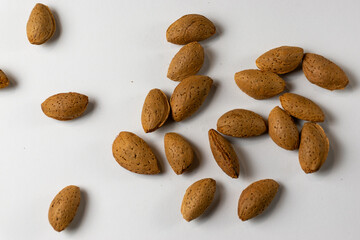 raw almonds