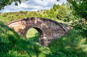 Fototapeta premium Cirauqui Roman Bridge