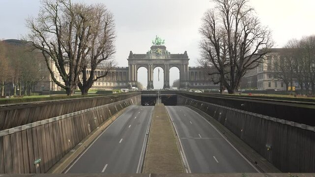 Timelapse Triumphal Arch and Belliard Tunnel in Park Cinquantenaire, Brussels Belgium