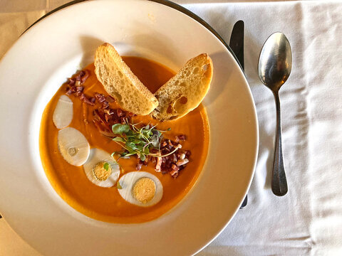 salmorejo cordob&eacute;s plato de crema majado de miga de pan, ​ajo, aceite de oliva, sal y tomates almer&iacute;a IMG_7621-as24