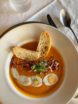 salmorejo cordob&eacute;s plato de crema majado de miga de pan, ​ajo, aceite de oliva, sal y tomates almer&iacute;a IMG_7620-as24