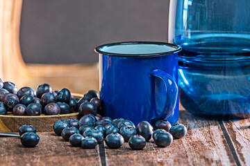 Blueberries contribute to improving vision and can help prevent eye diseases such as cataracts