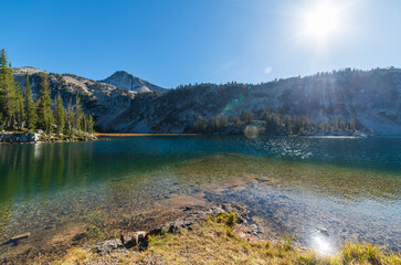 Obraz premium Lakes And Mountains And Sunshine