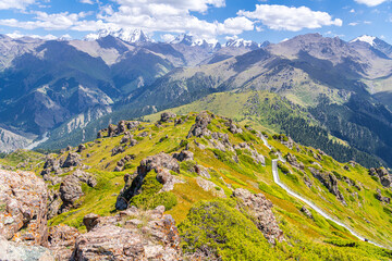 Obraz premium Snow capped mountains of the Tianshan mountain chain, Xinjiang, China