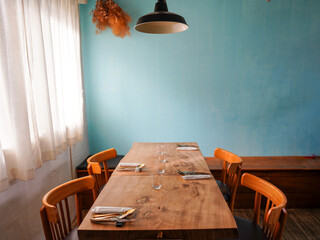 4人掛けのダイニングテーブル