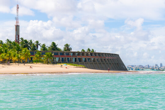 View of the seafront at Tambau beach in Jo&atilde;o Pessoa, Para&iacute;ba, Brazil.