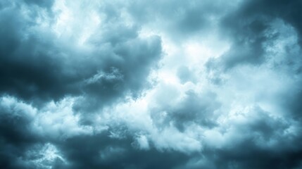 Fototapeta premium Soft Focus Overcast Skies with Subtle Lighting