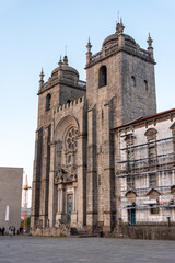 Obraz premium Portal of the gothic cathedral of Porto at sunset