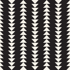 Vector seamless pattern. Repeating geometric elements. Stylish monochrome background design.