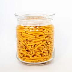 Macaronis en pot verre.