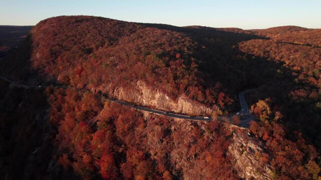 Mountain Highway in New York's Hudson River Valley, Westchester. 4K