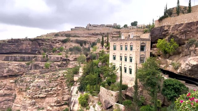 Taiz resort Al-Skoon built inside the mountain tourism destination