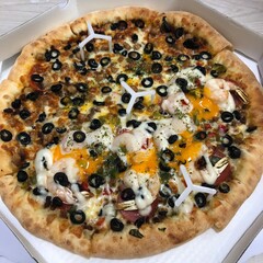 Korean Style Seafood Pizza with Black Olives and Cheese