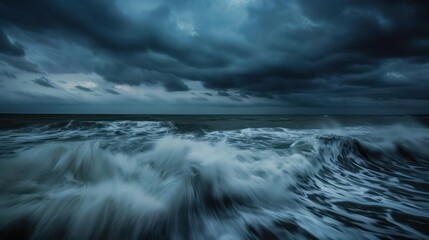 Obraz premium Dramatic Seascape Under a Stormy Sky