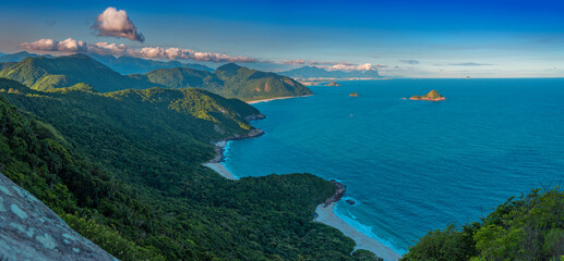 Obraz premium View of Rio and the ocean from the mountain.