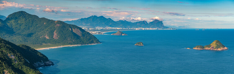 Fototapeta premium View of Rio and the ocean from the mountain
