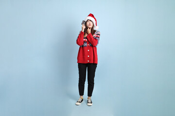 Woman wearing Santa hat