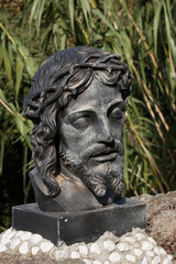 statue of the face of Christ