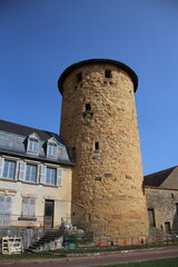 Tour Philippe-Auguste en pierre à Charlieu