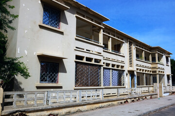 bâtiment dans l'ancienne ville coloniale de Saint Louis du Sénégal en Afrique de l'Ouest