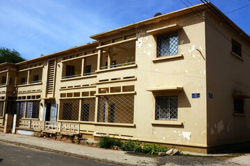 bâtiment dans l'ancienne ville coloniale de Saint Louis du Sénégal en Afrique de l'Ouest