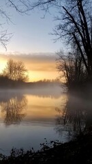 Obraz premium A serene and peaceful scene of a lake with a beautiful orange