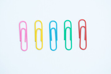 Clips para hojas de papel