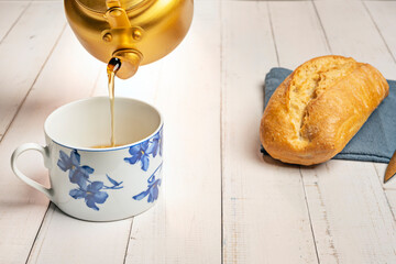  Clean your coffee maker regularly to prevent residue buildup and ensure optimal flavor