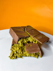 On the plate is broken Dubai chocolate