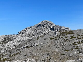 Rocky mountain peaks of southern Velebit, Jasenice (Velebit nature park, Croatia) - Felsige Berggipfel des südlichen Velebit (Naturpark Velebit, Kroatien) - Stjenoviti planinski vrhovi južnog Velebita