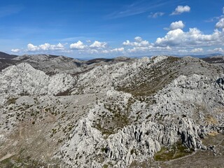 Rocky mountain peaks of southern Velebit, Jasenice (Velebit nature park, Croatia) - Felsige Berggipfel des südlichen Velebit (Naturpark Velebit, Kroatien) - Stjenoviti planinski vrhovi južnog Velebita