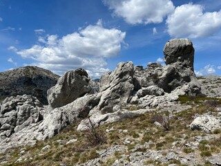 Limestone rocks on southern Velebit, Jasenice (Velebit Nature Park, Croatia) - Kalksteinfelsen im südlichen Velebit (Naturpark Velebit, Kroatien) - Vapnenake stijene na južnom Velebitu (Hrvatska)