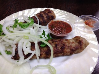 kebab, meat, meal, dinner, vegetable, grilled, restaurant