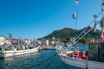 【北海道：函館】函館山の見える函館漁港の風景