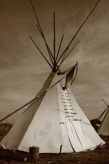 Tipi samotne © Ad-Lud