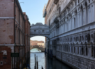 Fototapeta premium View of the Brdige of Sighs, Ponte dei Sospiri in Venice. Italy
